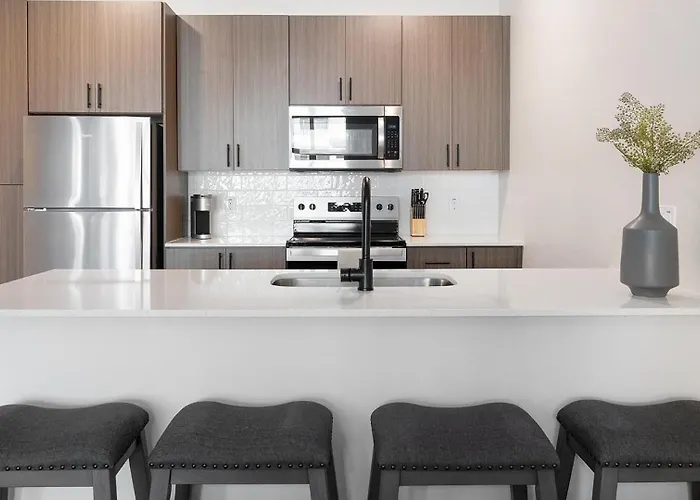 Apartment Landing Modern 1Bd Clubhouse Pool
