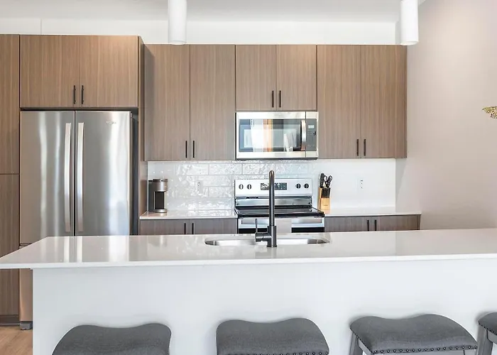 Apartment Landing Modern 1Bd Clubhouse Pool