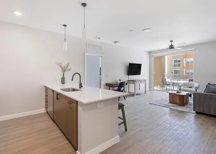 Apartment Landing Modern 1Bd Clubhouse Pool *