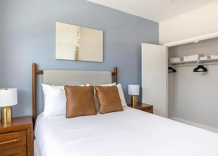 Apartment Landing Modern 1Bd Clubhouse Pool