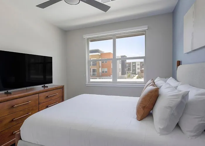 Apartment Landing Modern 1Bd Clubhouse Pool *