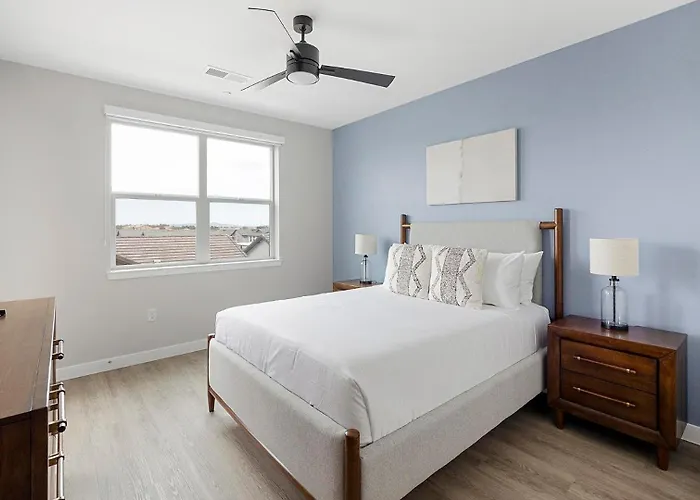 Landing Modern 1Bd Clubhouse Pool *